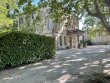 Chateau-viticole-en-Vallee-du-Rhone