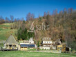 Ensemble-hotelier-avec-chalets-et-gites-sur-6-ha--Proche-Tou