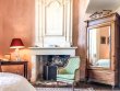 Cognac-Logis-du-XVIIeme-siecle-entouree-de-son-vignoble-et-de-ses-terres