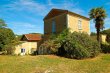 Chateau-de-caractere-a-renover--Vignoble--Dependances--Jolie-parc-